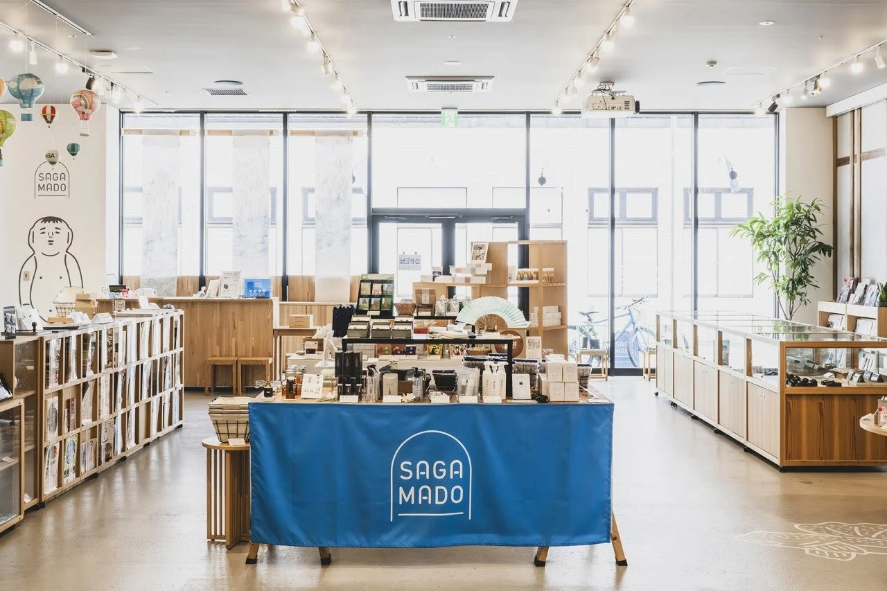SAGA MADO店内