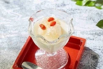 白きくらげと自由が丘蜂蜜の杏仁豆腐