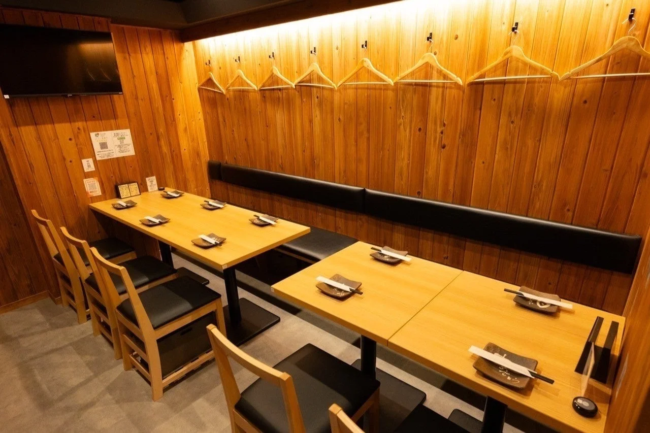 店内のテーブル席